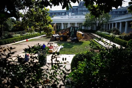 El césped del Jardín de Rosas de la Casa Blanca será pavimentado con cemento