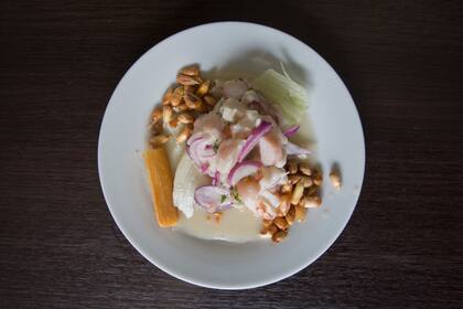 El ceviche de pescado blanco, pulpo y langostinos que Barrera ofrece en el menú del mediodía