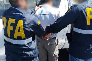 Arrestaron al “Chacal de Ezeiza”, acusado de violar a sus dos hijastras y abusar de su hija, todas menores de edad