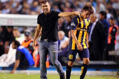 El Chacho tuvo un estreno feliz como DT ante Racing.jpg