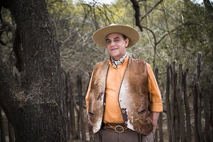 El Chaqueño Palavecino pasa la cuarentena en su "rancho": "Al no venir la gente que trabaja, uno hace todo: desde barrer hasta lavar los platos", cuenta