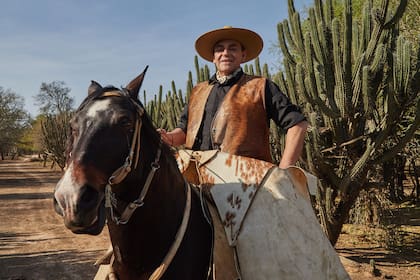 "Yo soy de innovar, y siempre hay temas de mi región, de la parte olvidada", cuenta El Chaqueño Palavecino