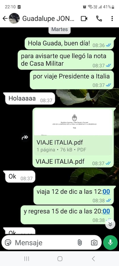El chat que le habrían enviado desde la Casa Rosada a la secretaria de la vicepresidenta para contarle que Milei se iba a Italia