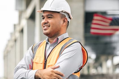 El chatbot de inteligencia artificial de OpenAI recomendó el mejor distrito del Estado de la Estrella Solitaria para que los migrantes latinos encuentren empleo (Freepik)