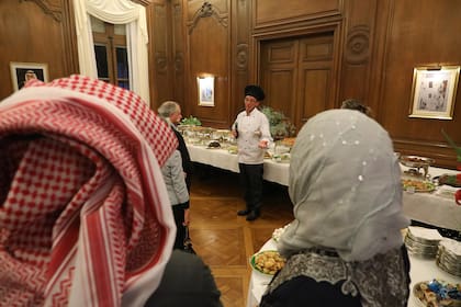 El chef de la Residencia presentó platos tradicionales de la cultura de Arabia Saudita