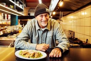El outsider que se convirtió en un cocinero popular y enfrenta al fine dining con el “menú de la felicidad”