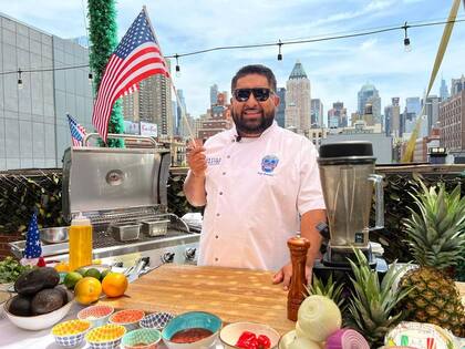 El chef Saúl Montiel es el encargado del sabor en Cantina Rooftop, propiedad del también mexicano, Pedro Zamora