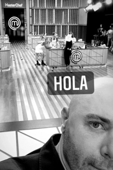 El chef tuvo que borrar la foto en la que se mostraban algunos participantes del show. Fuente: Instagram