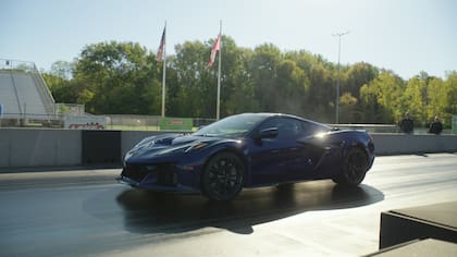 El Chevrolet Corvette ZR1X alcanzó los 256 km/h al final de los 400 metros y logró los 100 km/h en menos de 30