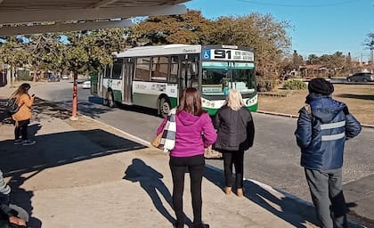 El chico fue asistido por una vecina que lo contuvo hasta que llegó la Policía luego de recibir el disparo