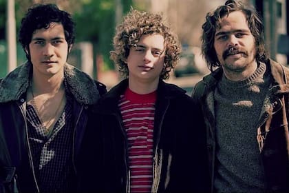 El Chino Darín encarna a Ramón, y Peter Lanzani es Miguel Prieto. Ambos cómplices de Robledo Puch, caracterizado por el joven Lorenzo Ferro