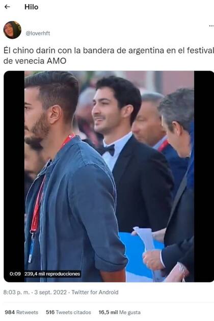 El Chino llevó la bandera argentina a la alfombra roja del Festival de Venecia y eso causó sensación en las redes