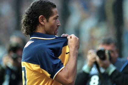 El Chipi con la casaca de Boca