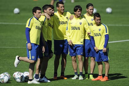 El Chiqui Pérez (en el medio) junto a sus compañeros