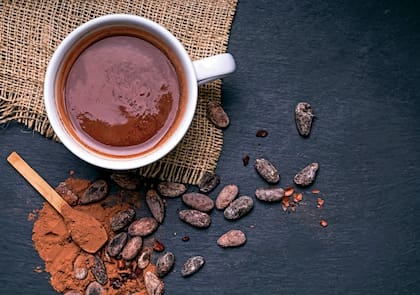 El chocolate era inicialmente una bebida amarga que preparaban los aztecas en fiestas y ocasiones especiales.