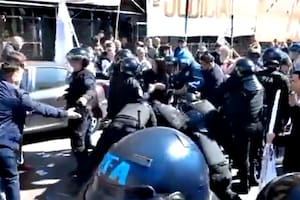 El choque entre la policía y los manifestantes del gremio de judiciales
