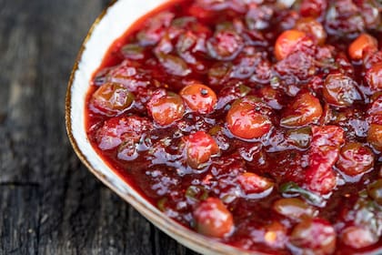 El chutney suele presentarse como una conserva espesa y agridulce de frutas, con una textura que se encuentra entre la de una conserva y la de una mermelada