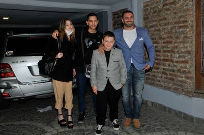El Chyno Agostini con su novia, acompañados por Thyago Rodríguez y el actor Santiago Caamaño, pareja de Nazarena Vélez