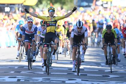 Wout Van Aert se adjudicó la quinta etapa del Tour de France, en Privas 