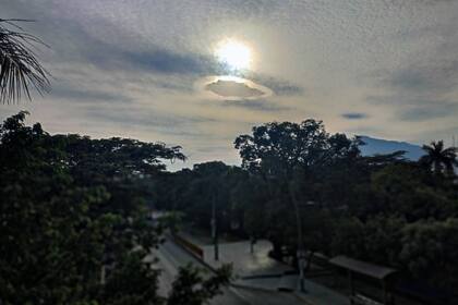 El cielo fue el escenario del extraño fenómeno (Foto X)