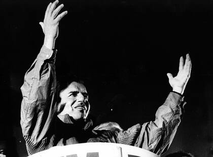 El cierre de la campaña presidencial de Menem en 1989