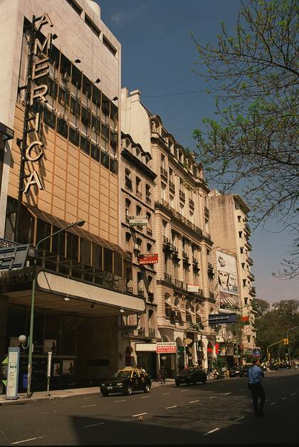 El cine América, en 2002
