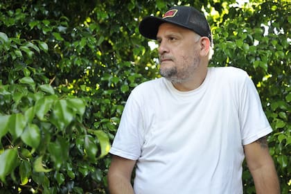 "El cine argentino está muy mal, estrenar es una hazaña. Pero hay que aprender a buscar recursos privados, fusionar productoras, dejar el ego de lado", dice Yoffe