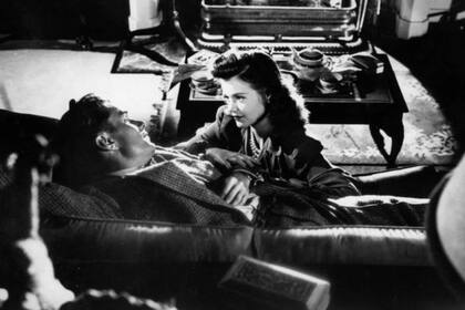 El cine siempre ha sido sexualmente sugerente, incluso cuando no se podía mostrar sexo, como en el clásico de 1940 Cat People