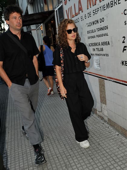 El cineasta Santiago Mitre junto a su pareja, la actriz Dolores Fonzi