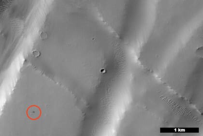 El círculo rojo marca el lugar donde fueron localizados los cráteres gracias al uso de inteligencia artificial