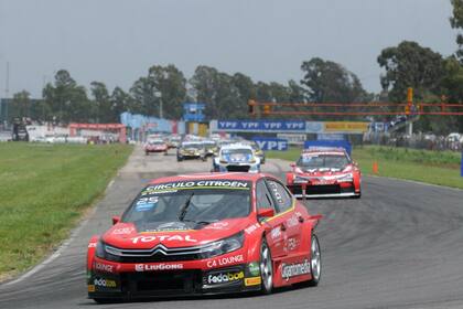 El Citroën de Ciarrocchi, al frente del pelotón en Río Cuarto