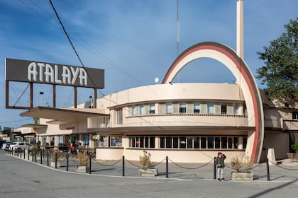 El clásico e icónico parador de Atalaya, en Chascomús, por la Ruta 2.