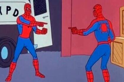 El clásico meme de Spiderman salió de un capítulo de la serie animada de 1967, llamado Doble Identidad