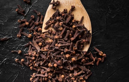El clavo de olor mejora la salud general al incorporarse en una dieta equilibrada