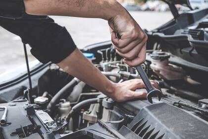 El cliente afirmó que "el auto hacía ruido al acelerar"
