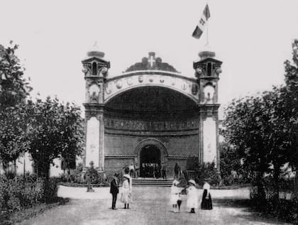 El club Società Italiana de Tiro a Segno fue fundado en 1895.