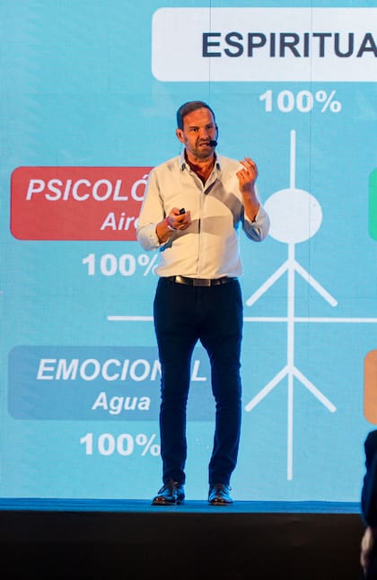 El coach Juan Bautista Segonds fue el encargado de cerrar el evento con una charla motivacional