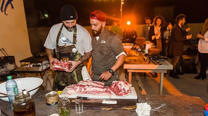 El cocinero Lele Cristóbal y Ariel Argomaniz