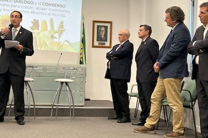 El cóctel de las cadenas se hizo en la sede de CREA