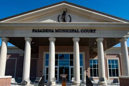 El Código Electoral de Texas determina que se puede emplear ese método de sorteo cuando hay empate