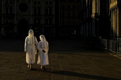 El código penal de Alabama establece que ninguna persona puede pretender ser monja u otro miembro del clero