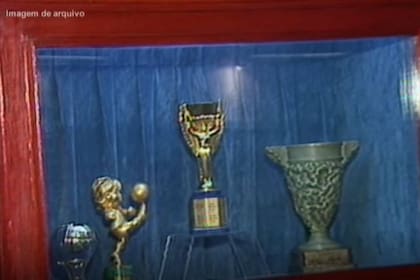 El cofre en el que se encontraba la Copa Jules Rimet tenía un vidrio a prueba de balas, pero era muy vulnerable por sus flancos de madera