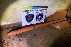 El cohete militar encontrado en una vivienda de Caseros, allanada por una causa de violencia de género