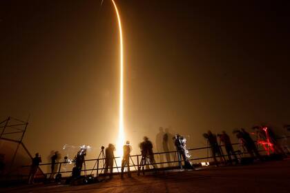El cohete SpaceX Falcon 9 con la nave espacial Crew Dragon despega durante la misión Demo-1, en el Centro Espacial Kennedy en Florida el 2 de marzo.