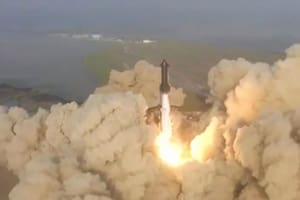 Cómo fue el histórico lanzamiento del supercohete Starship que explotó minutos después del despegue