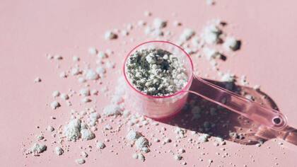 El colágeno se puede consumir en pastillas, pero también en polvo
