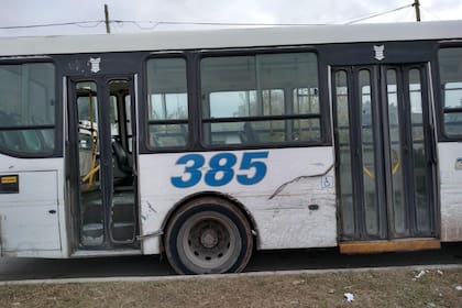 El colectivo chocó con otra unidad a los pocos metros de arrancar