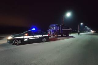 Querían pasar 7000 litros de nafta del otro lado de la frontera, pero los detuvieron