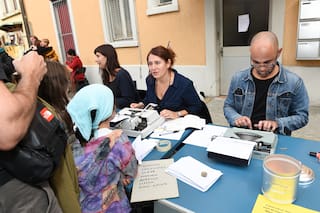 Cartas por encargo, poemas y traducciones gratis