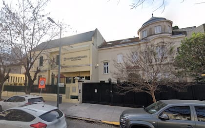 El colegio armeno Mekhitarista, lindera a la propiedad, es uno de los interesados por adquirir la casa pero el dueño rechazó su oferta